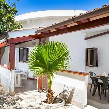 La Conchiglia Aparthotel 3*