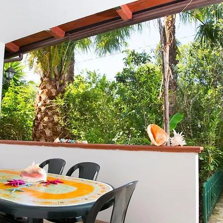 Aparthotel La Conchiglia 3*